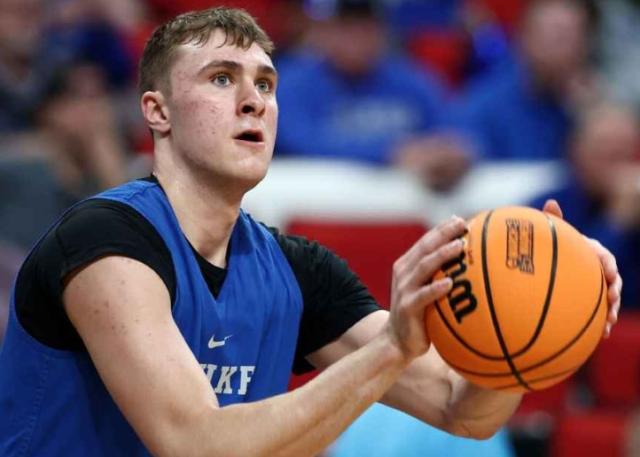 半岛体育官方地址-弗拉格潜力超锡安？留杜克再打一年将损失上亿美元