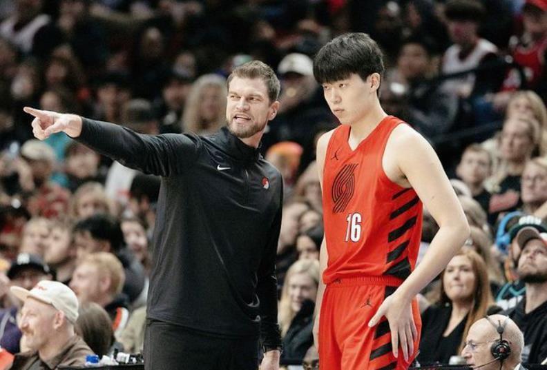 半岛体育正版官网-杨翰森22分7篮板2盖帽，林葳连续三场得分上双，男篮复兴有望