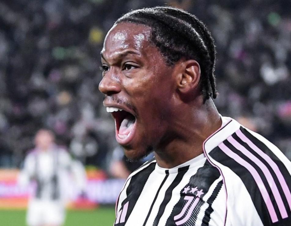 半岛体育主页-罗马诺：维拉尝试过想在冬窗签戴维，但尤文立马拒绝