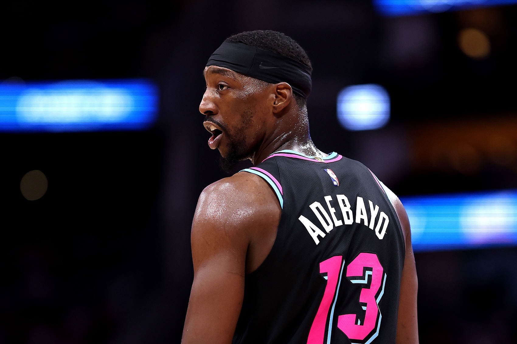 半岛体育正版官网-对球队的担忧程度？阿德巴约：我们不够努力 我们只能继续前进