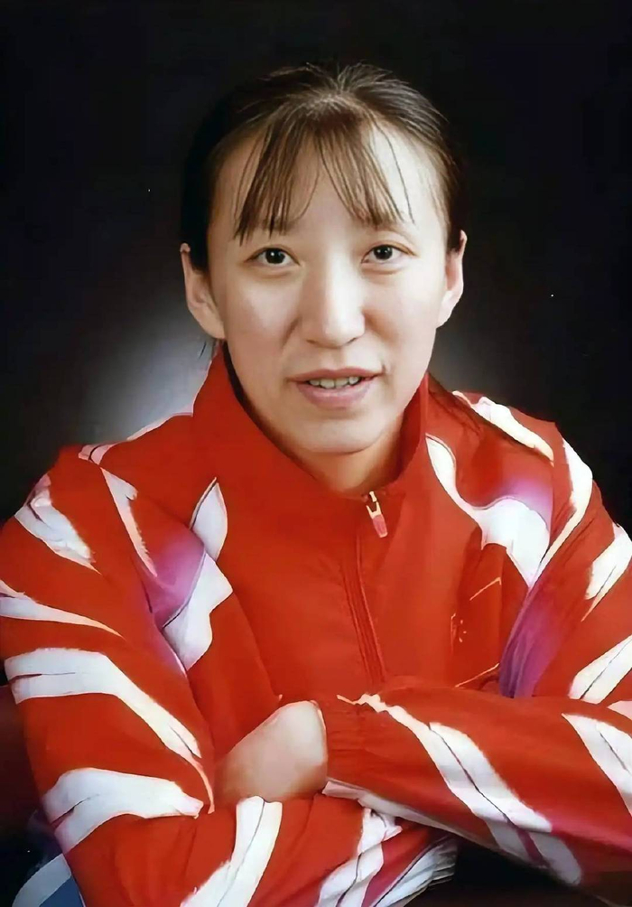 女排元老赖亚文：33岁结婚，婚后与丈夫分居，回家后儿子不认识她|中国女排|国家队|排球|训练|母亲_新浪体育_新浪新闻